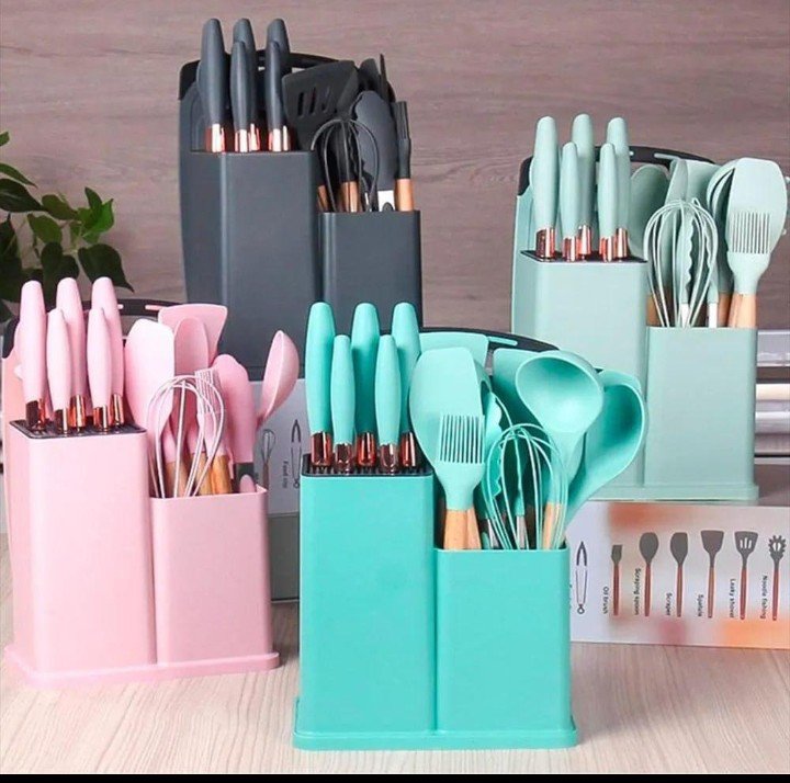 Set Utensilios de Cocina 19 Piezas con Cuchillos y Tabla